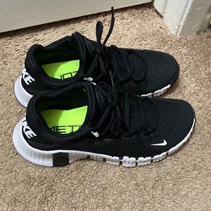 Nike preloved sneakers.  Excellent condition. Worn once.  Size US 7.